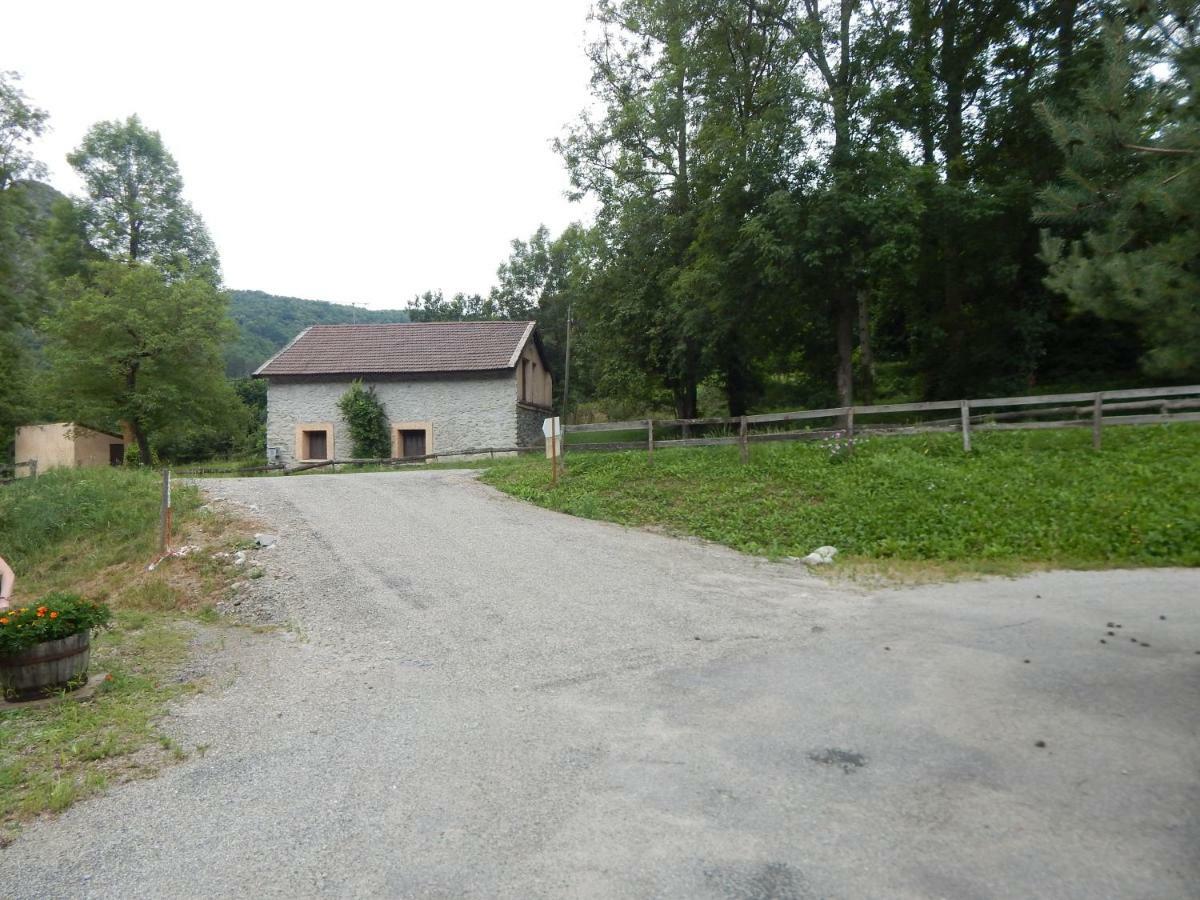 Les Chalets De Montorgueil Saurat Exterior foto